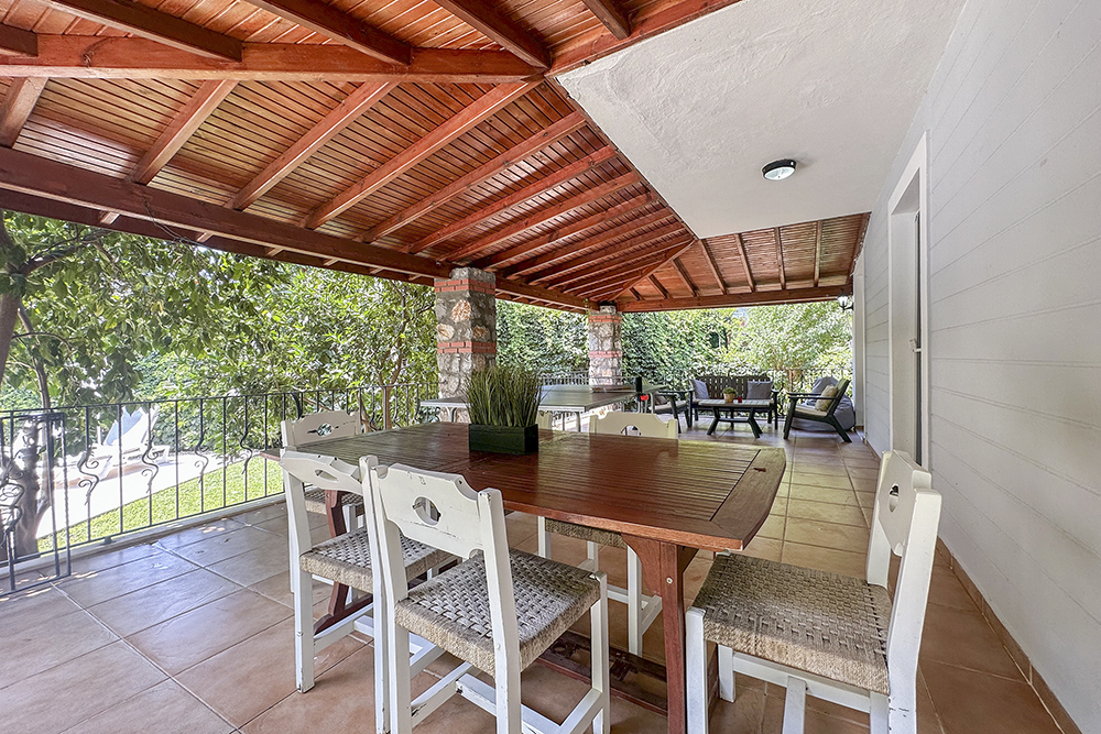 Villa Dylan Living Room